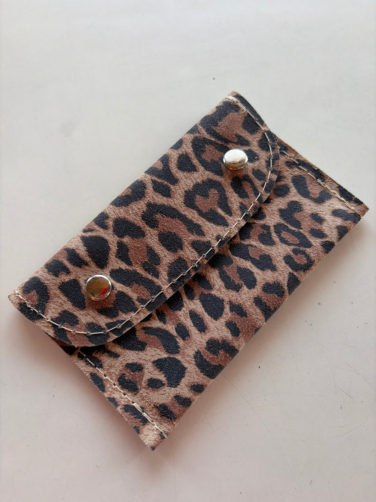 Tarjetero doble broche animal print