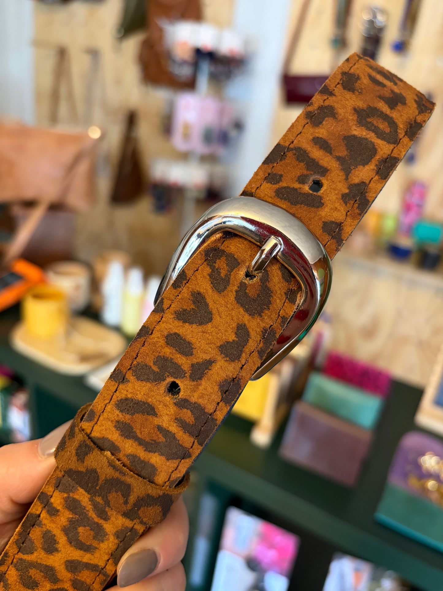 Cinturon de reno animal print avellana básico