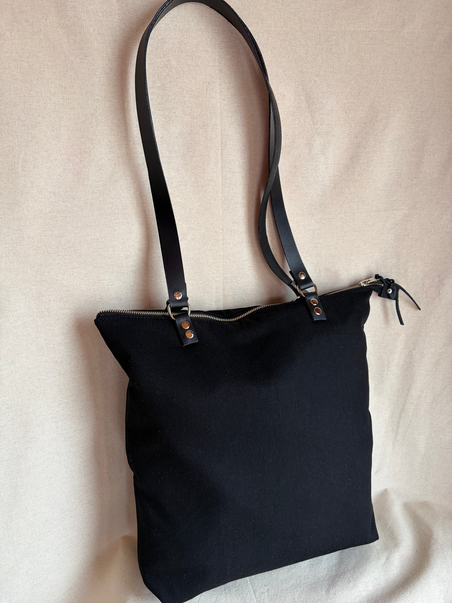 Totebag mezclilla y cuero hecho en chiloé