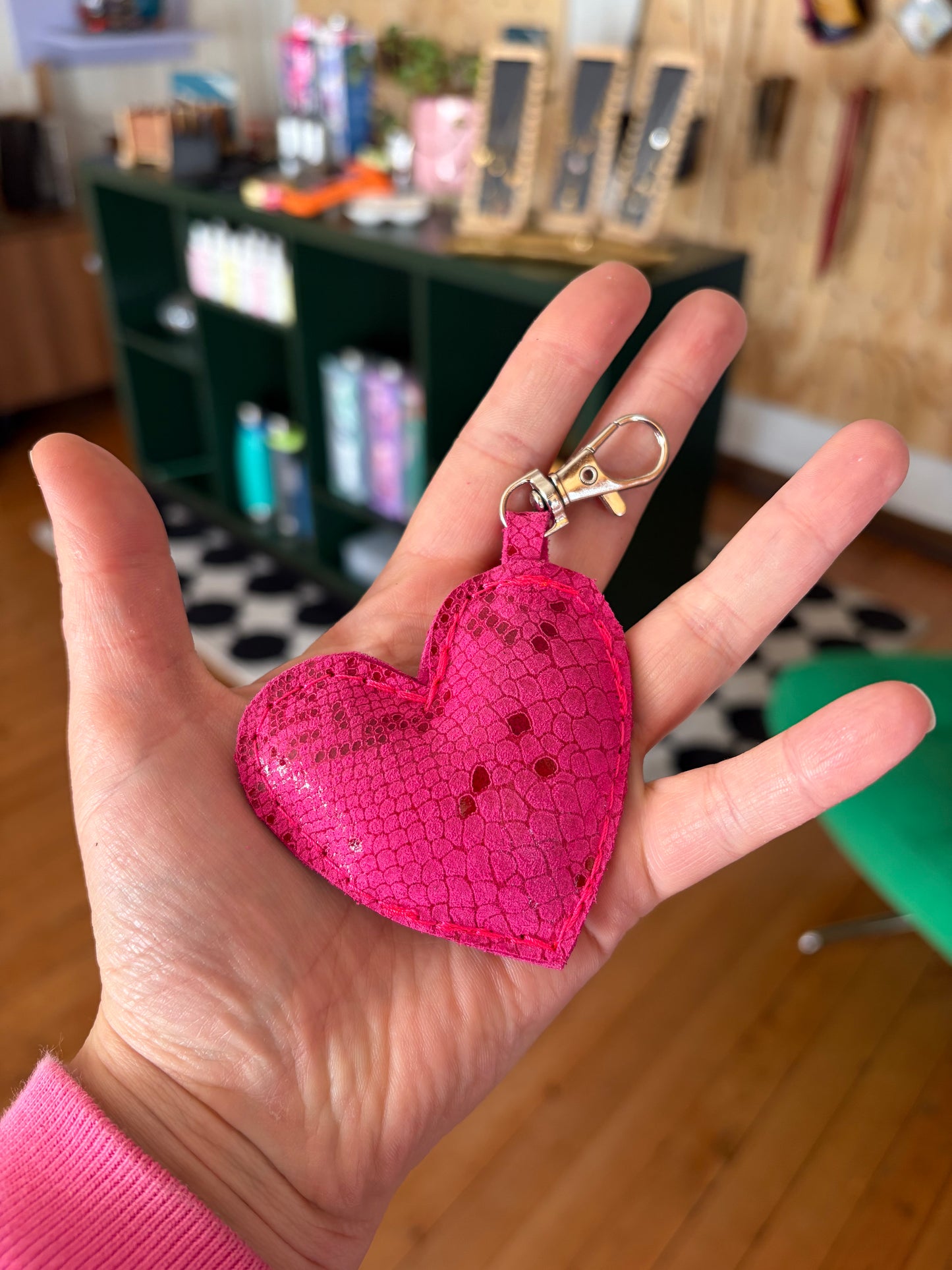 Corazón fucsia pitón