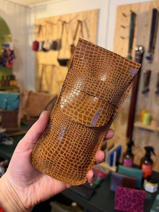 Funda de lentes cuadros cafe