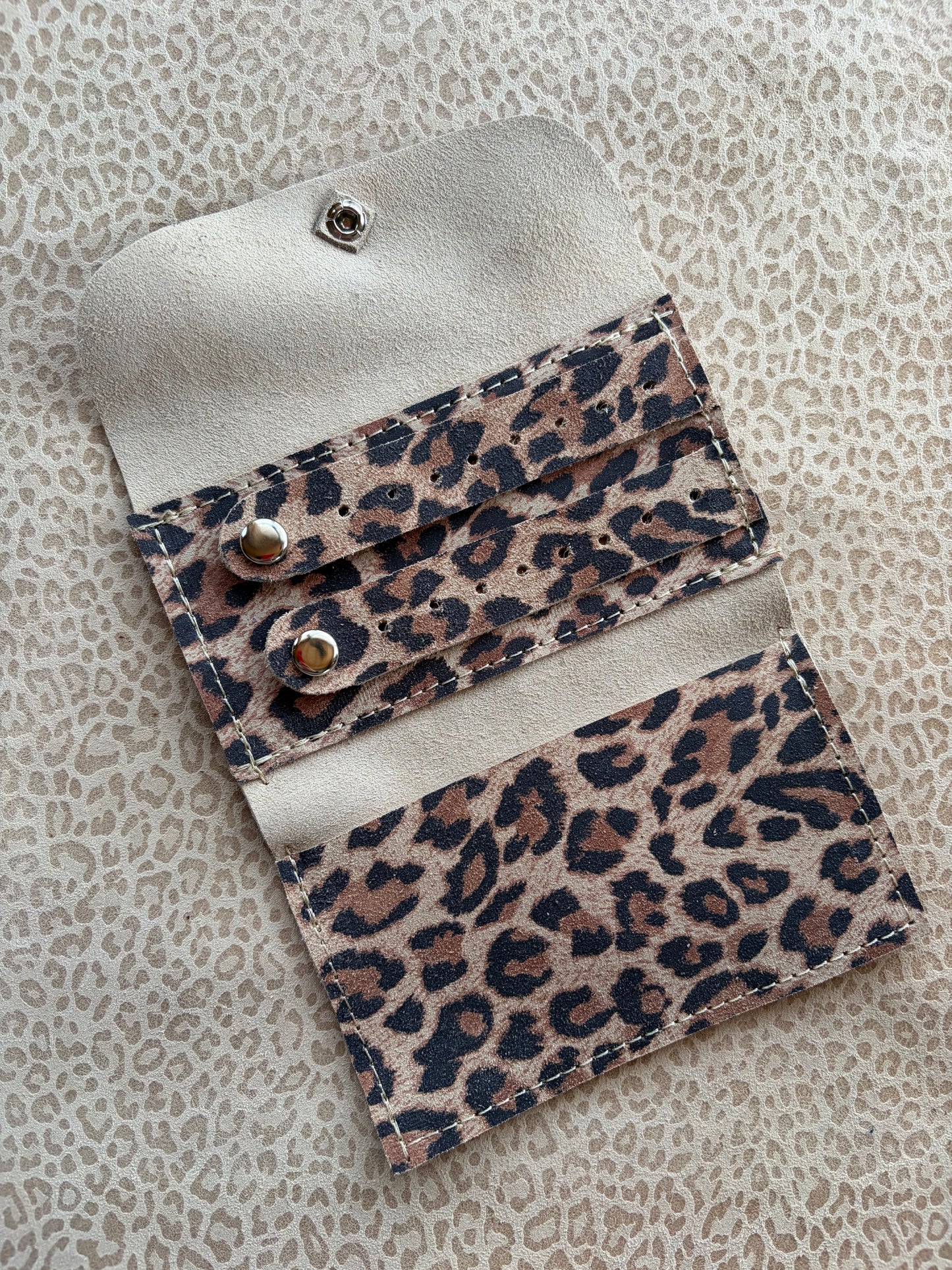 Joyero de cuero para cartera animal print