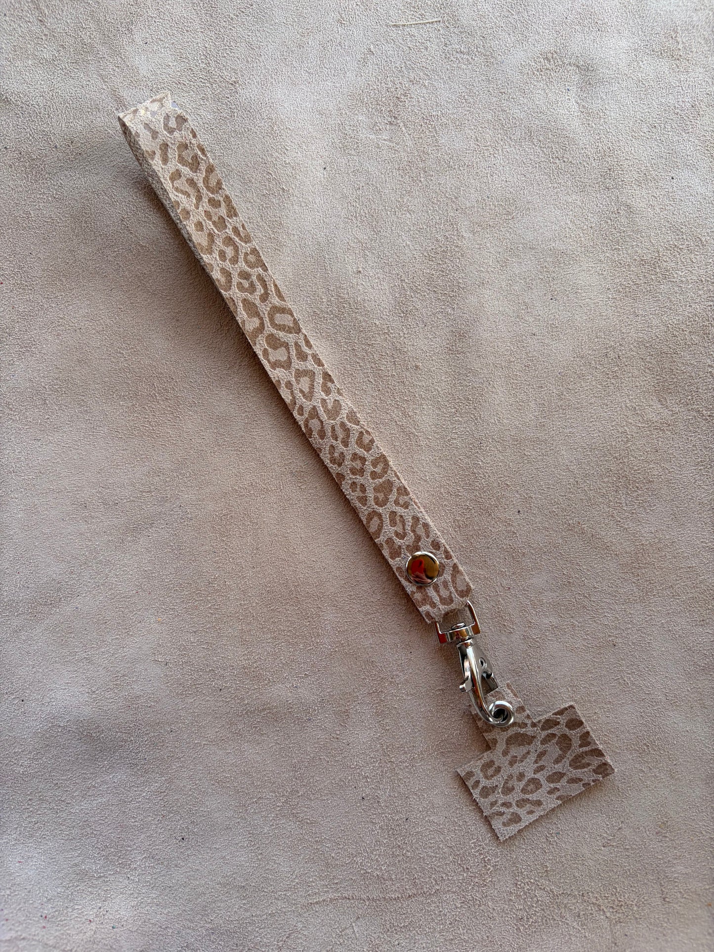 Lanyard de cuero Muñeca chita arena