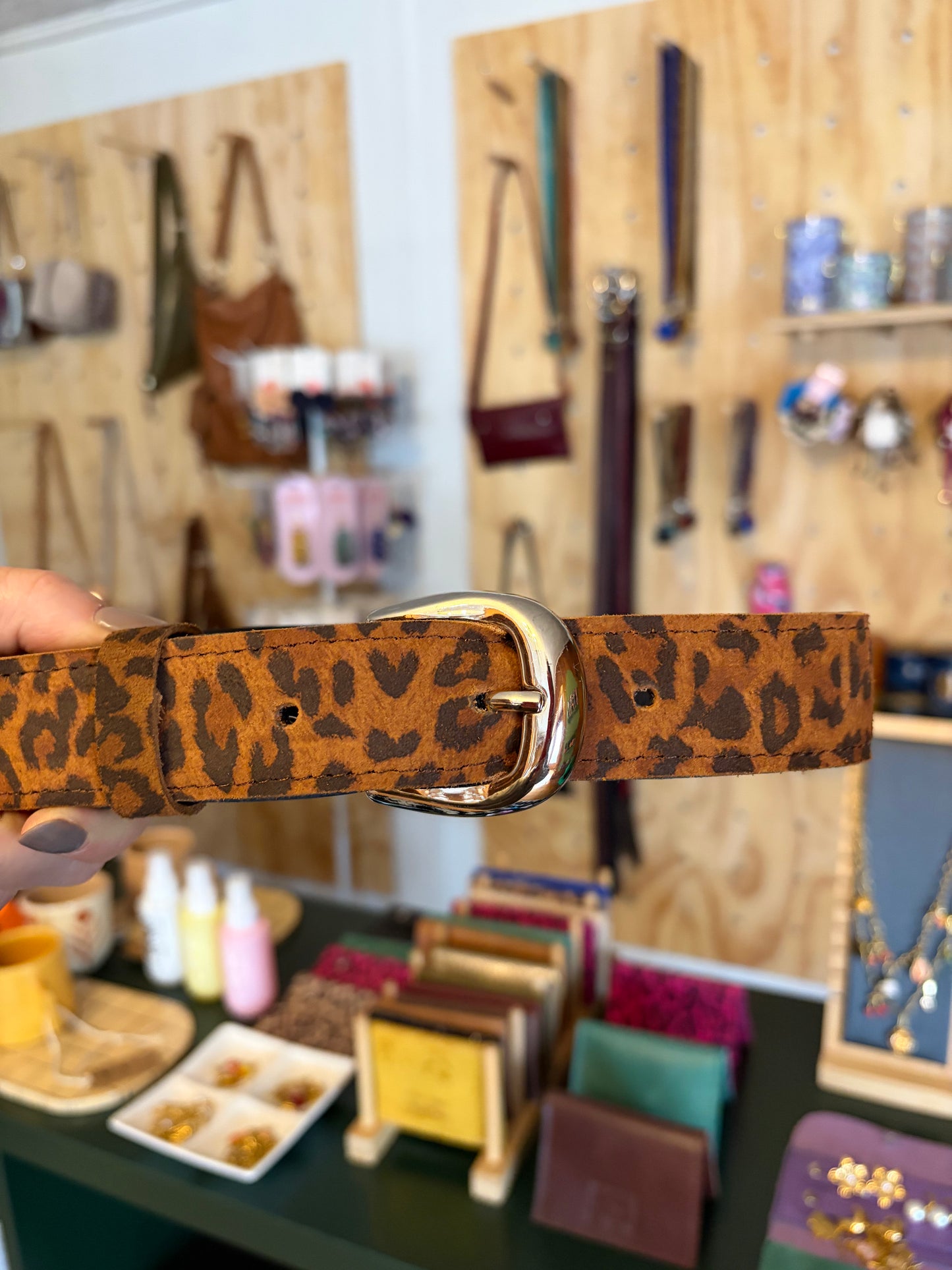 Cinturon de reno animal print avellana básico