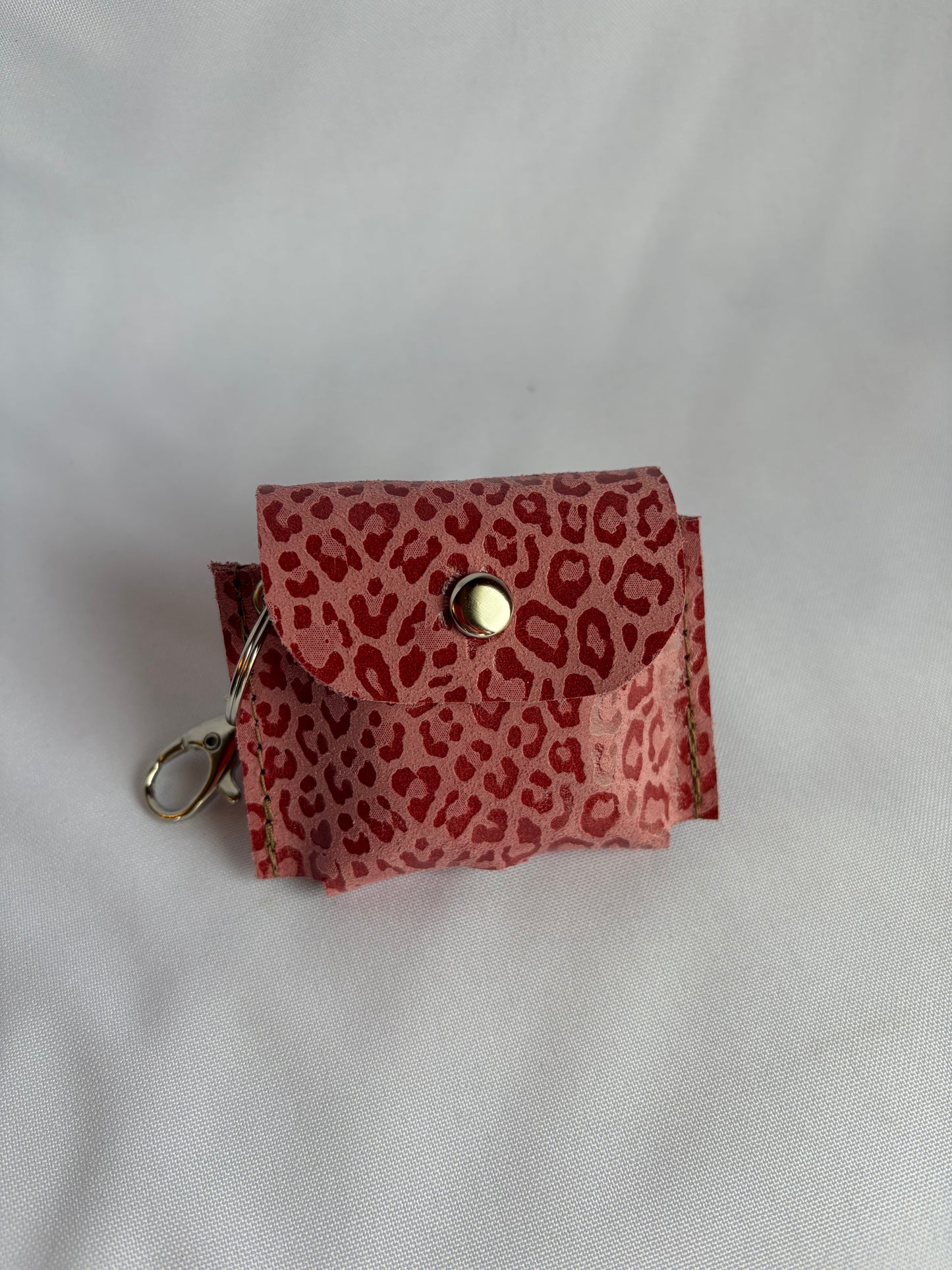 Funda AirPods cuero chita rosa