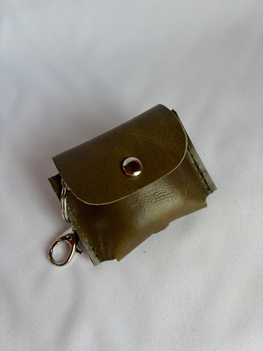 Funda AirPods cuero verde olivo