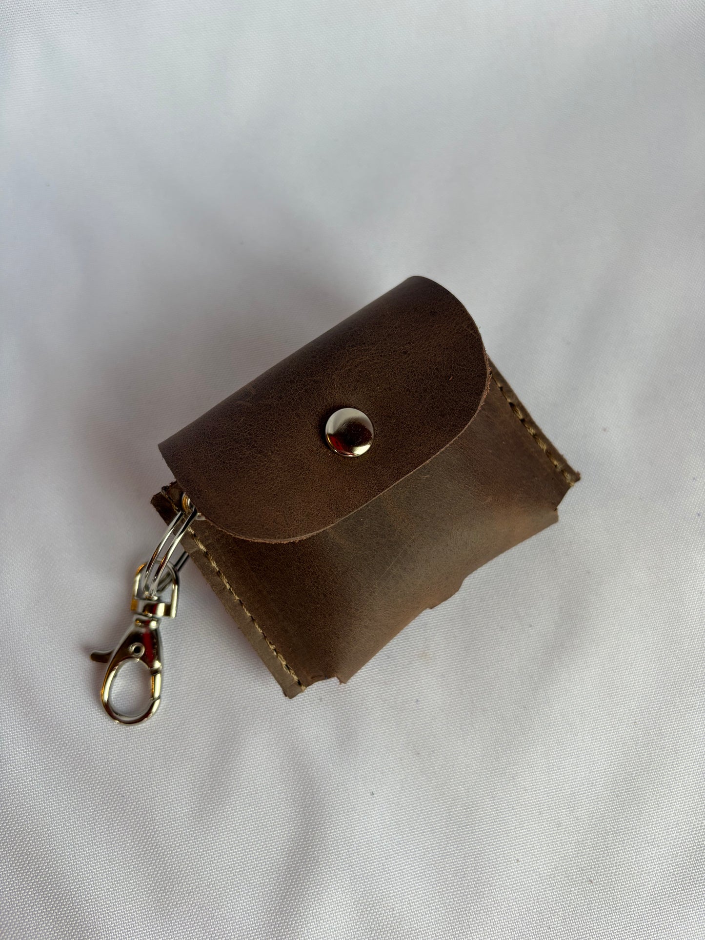Funda AirPods cuero Everest chocolate