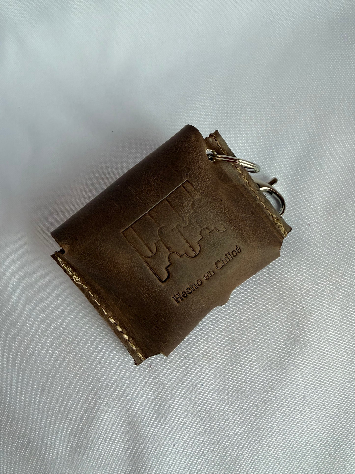 Funda AirPods cuero Everest chocolate