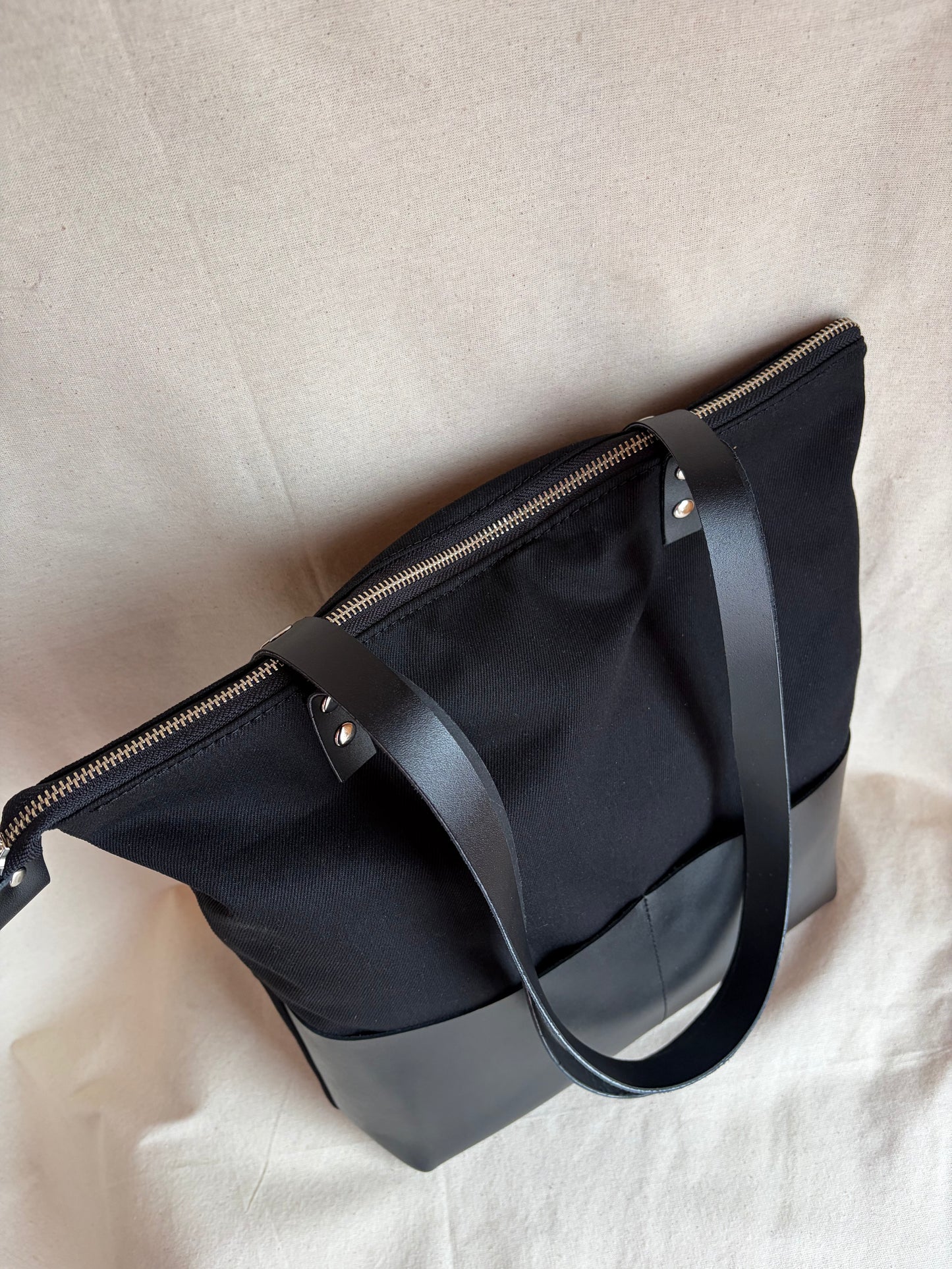 Totebag mezclilla y cuero clásico