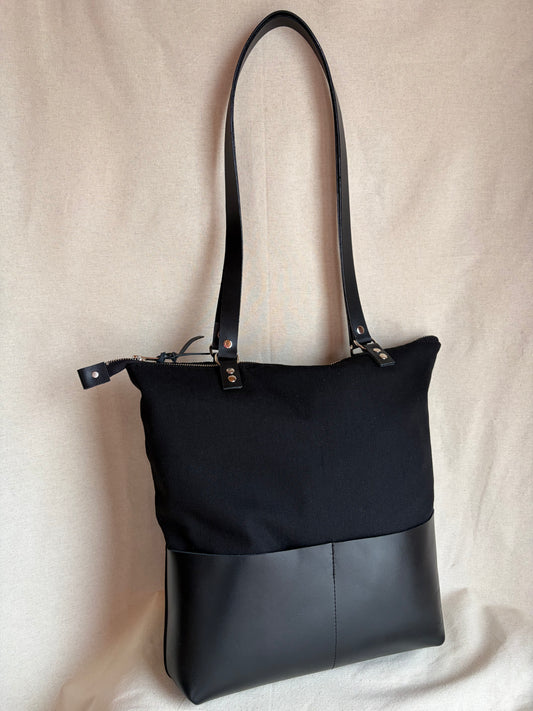 Totebag mezclilla y cuero hecho en chiloé