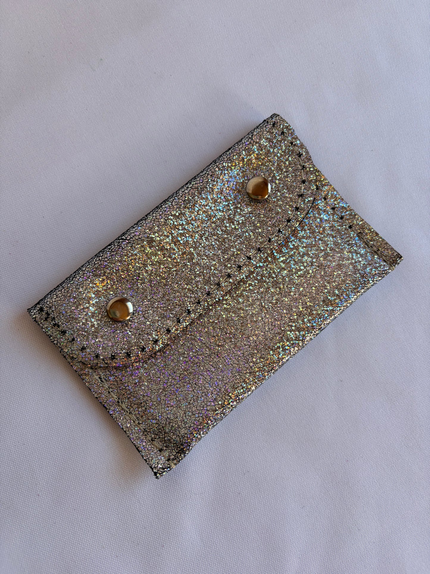 Tarjetero doble broche glitter