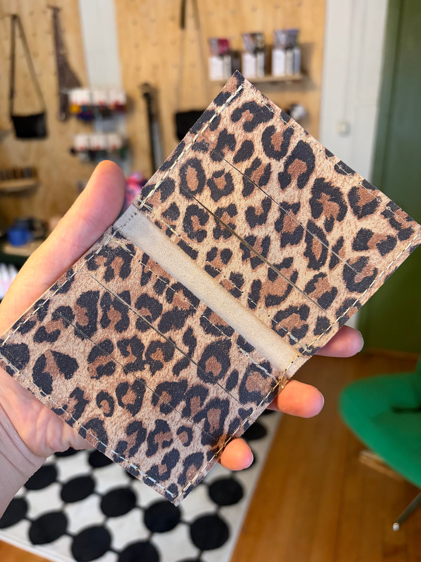 Tarjetero cuero doble animal print