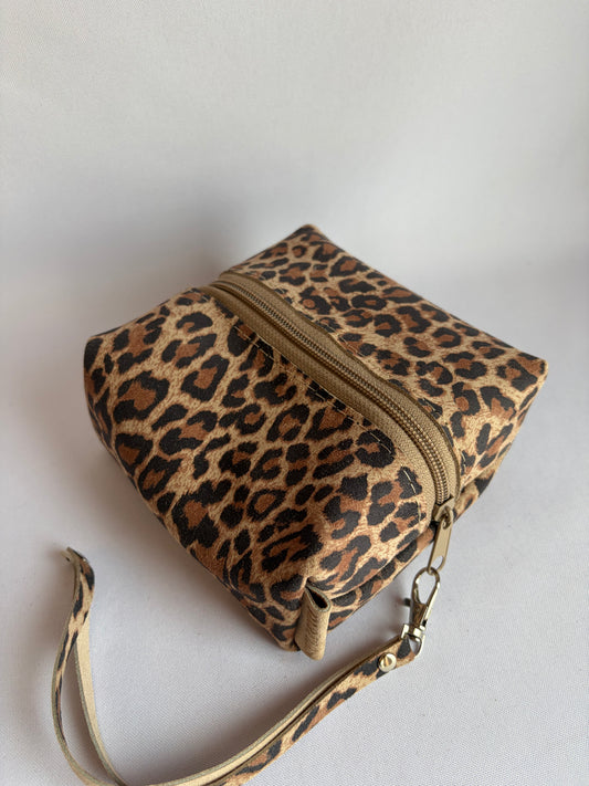Cosmetiquero box de cuero animal print clasico