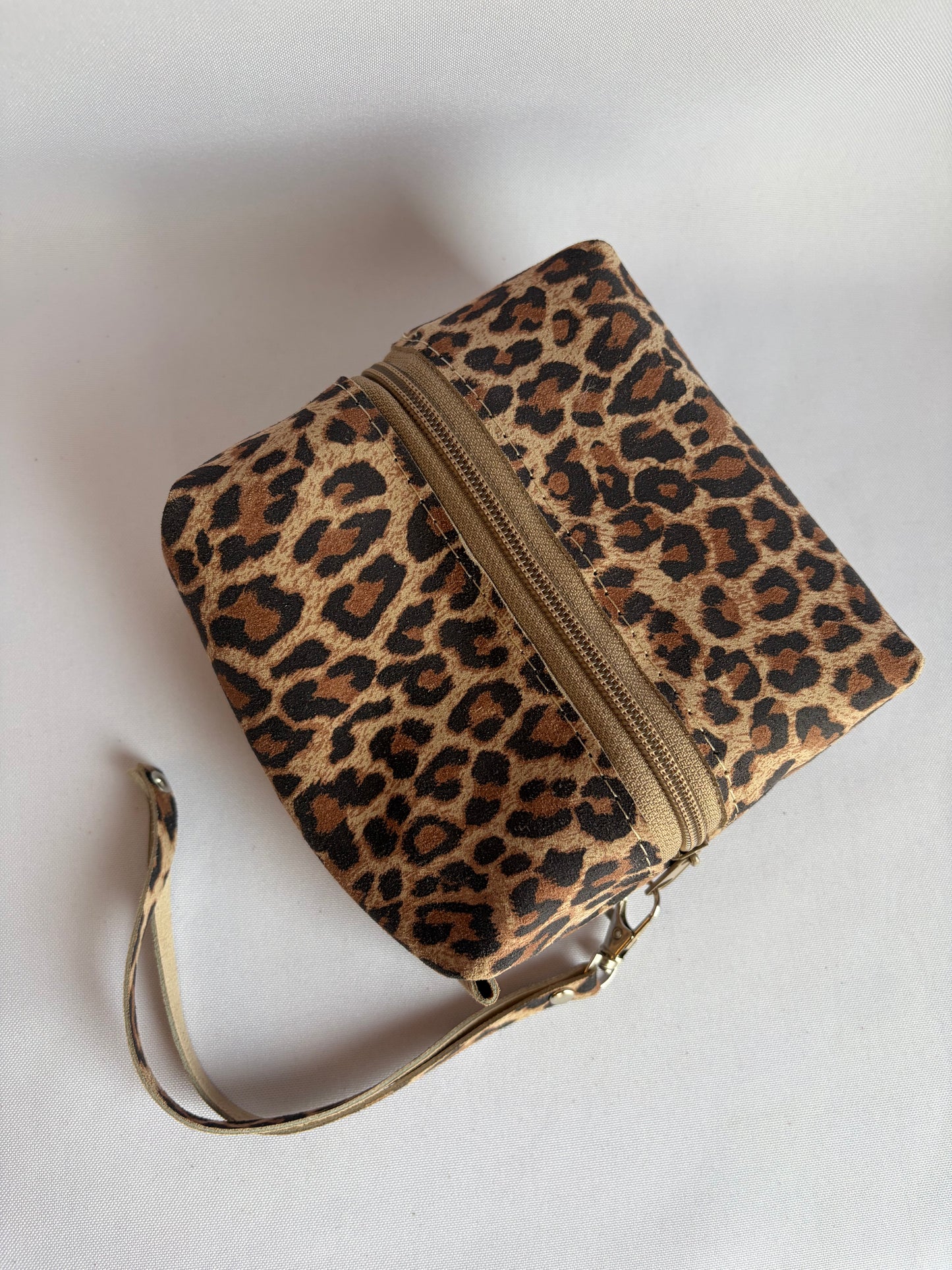 Cosmetiquero box de cuero animal print clasico