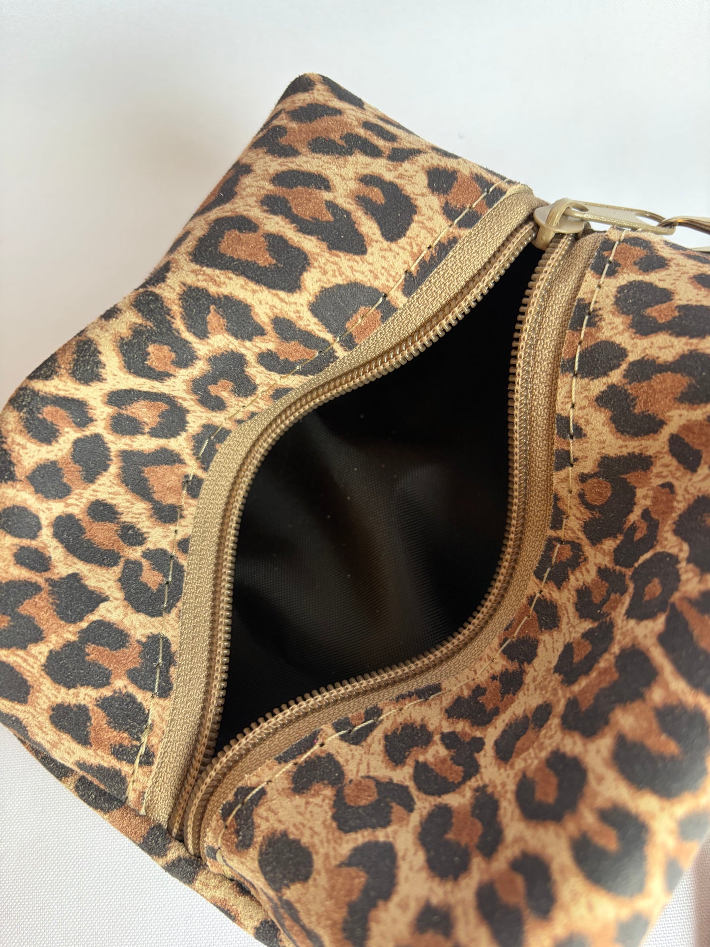 Cosmetiquero box de cuero animal print clasico
