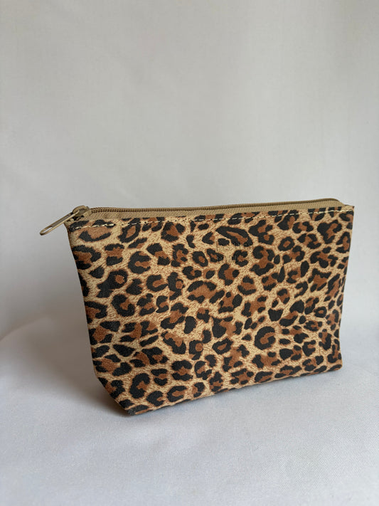 Cosmetiquero básico de cuero animal print