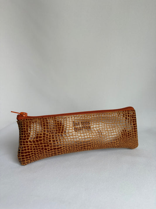 Estuche de cuero café cuadros