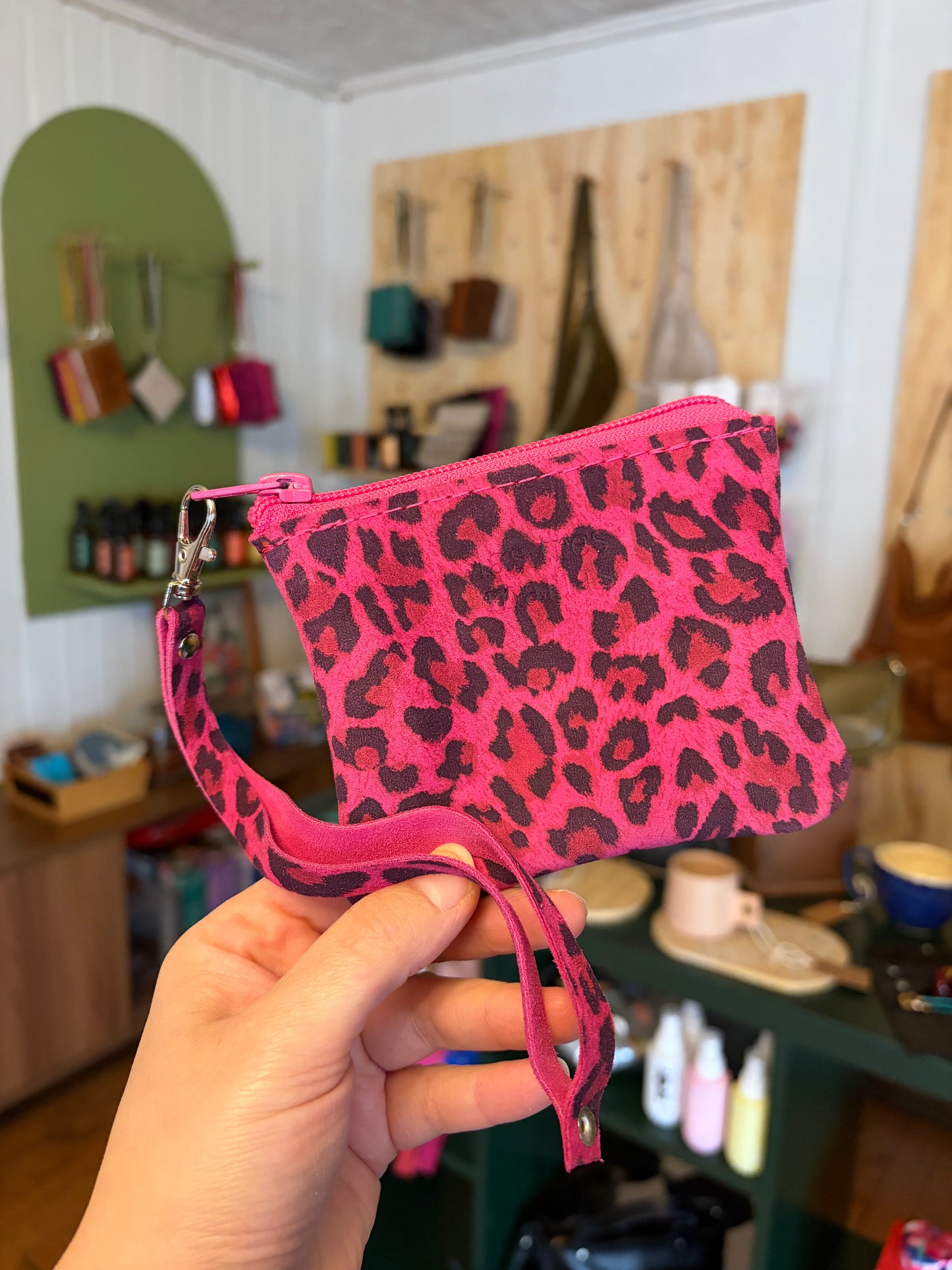 Monedero cuero animal  print fucsia