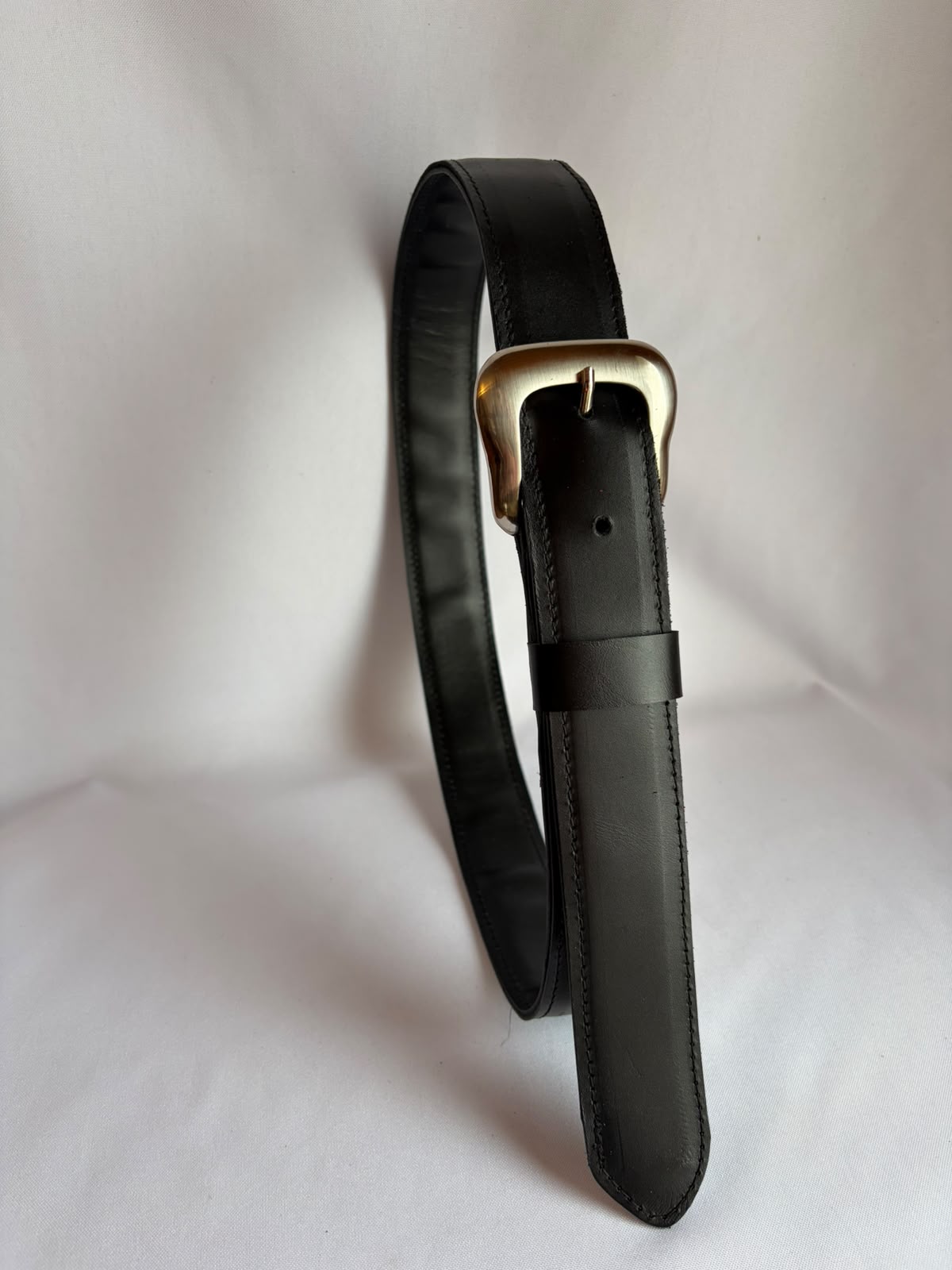 Cinturón negro hebilla grande